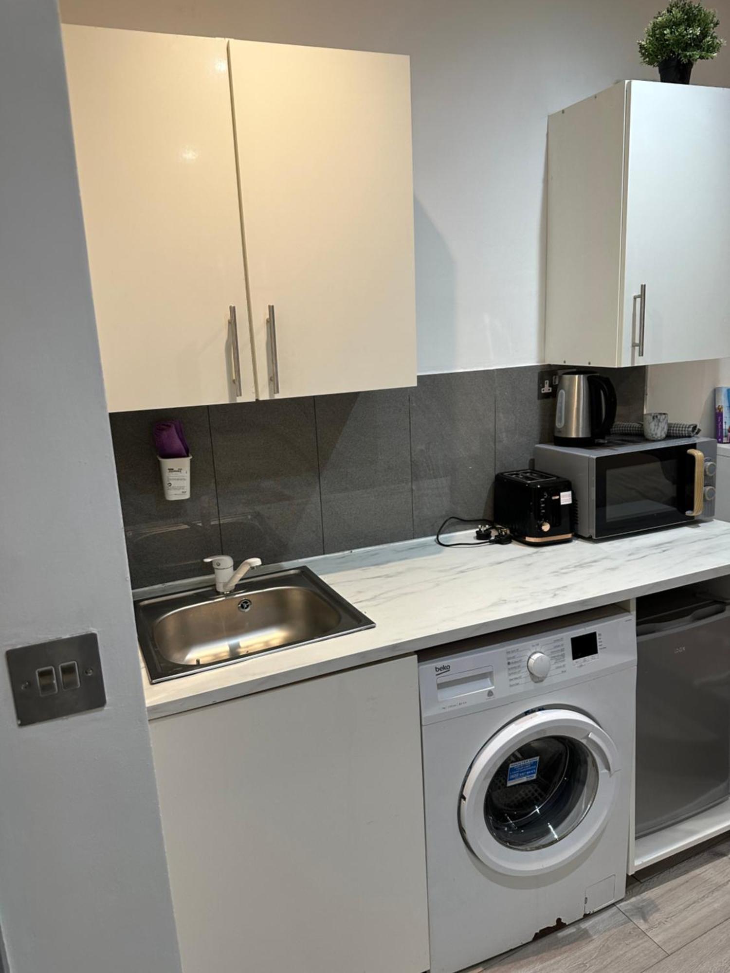 Acton High Street Apartment London Exterior photo